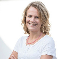 Simona Medvešček