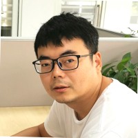 黄亮亮