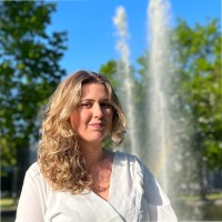 Iris Van Den Hoek