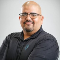 Robert Fuentes