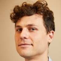 Lukas H.
