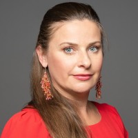 Júlia Bucz