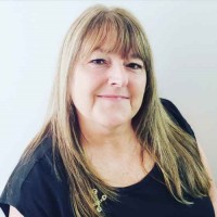 Lorraine Calder