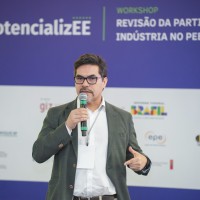 Roberto M.G Velásquez