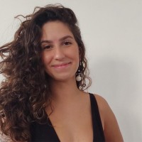 Flávia Chain