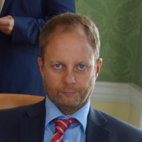Nick Tate