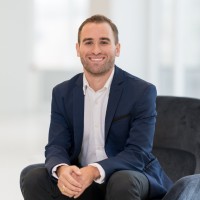 Ethan Miller, Aia