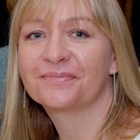 Suzanne Crump