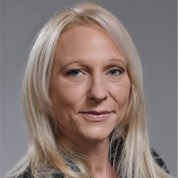 Yvonne Schuster
