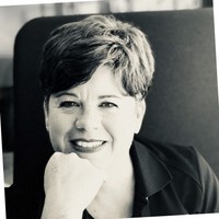 Kelly Nixon