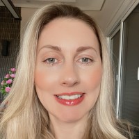 Claudia de Matos Perin