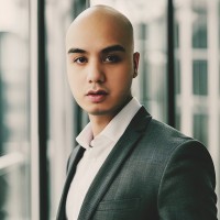 Aaron Escobar, Cams