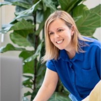 Anneke R.