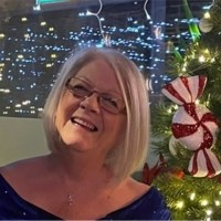 Liz Lennon