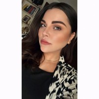Fernanda Flores