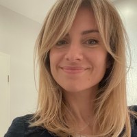 Edith De Santi, Mba
