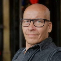 Roger M Persson