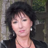 Elke Smits