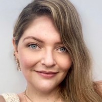 Ana Elisa Pinhal Padovam