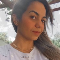 Lara Matos de Oliveira