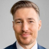 Matthias T.