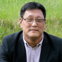 Staffan Holst