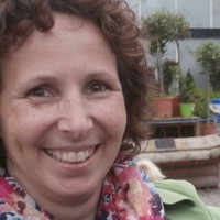 Janet Mayes, Maat