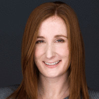 Courtney Davis, Chia