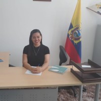 Helen Macías Peña