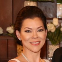 Kele Marie Center (Yang)