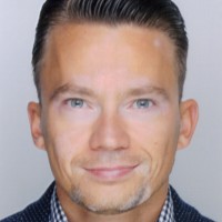 Dr. Matthias Neuber