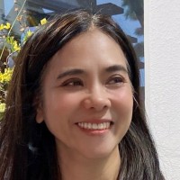 Elizabeth Hoa Nguyễn