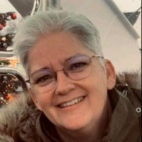 Nicole Van Dijl