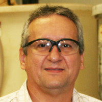 Roberto Flores
