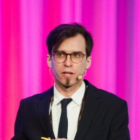 Dr. Karolis Serpytis