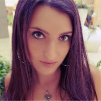 Leona (Samantha Leone)