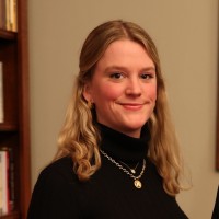 Lucia G. Lesso