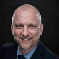 ☀️ Ian Larke - Maverick Social Media