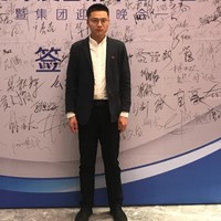 李关伟