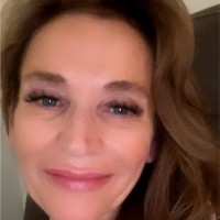 Laura L.
