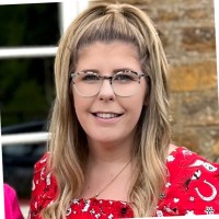 Robyn Mcsweeney