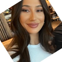 Tia M.