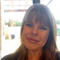 Lynda Robinson