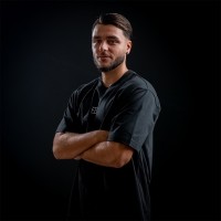 Enzo Molina