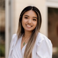 Emily Dang, Ei