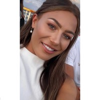 Laura Rowland