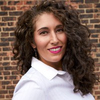 Julia Dibaggio, Maes