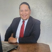 Enrique Adams