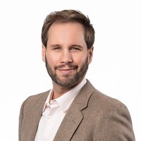 Jerris Manikowski, Mai