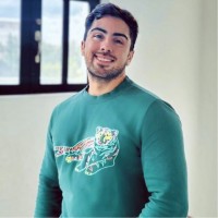 Misael González B